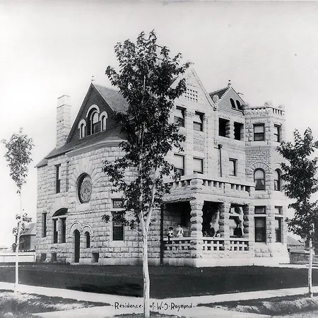 Castle Marne Bed & Breakfast-3